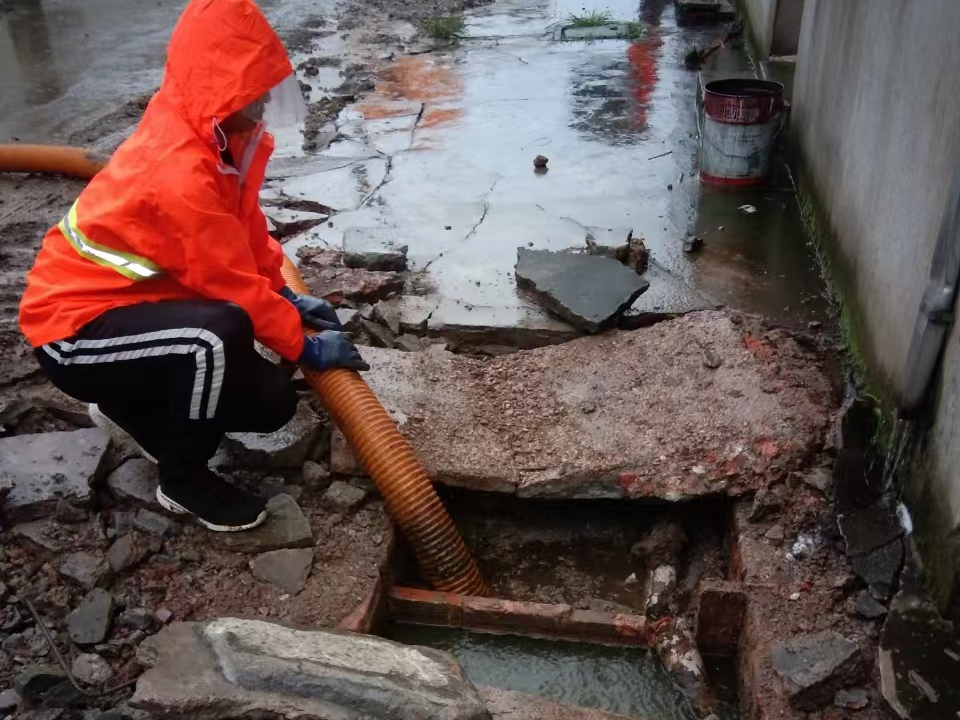 宣州专业清理污水池 炜誉市政以规范流程守护城市 “肠道”