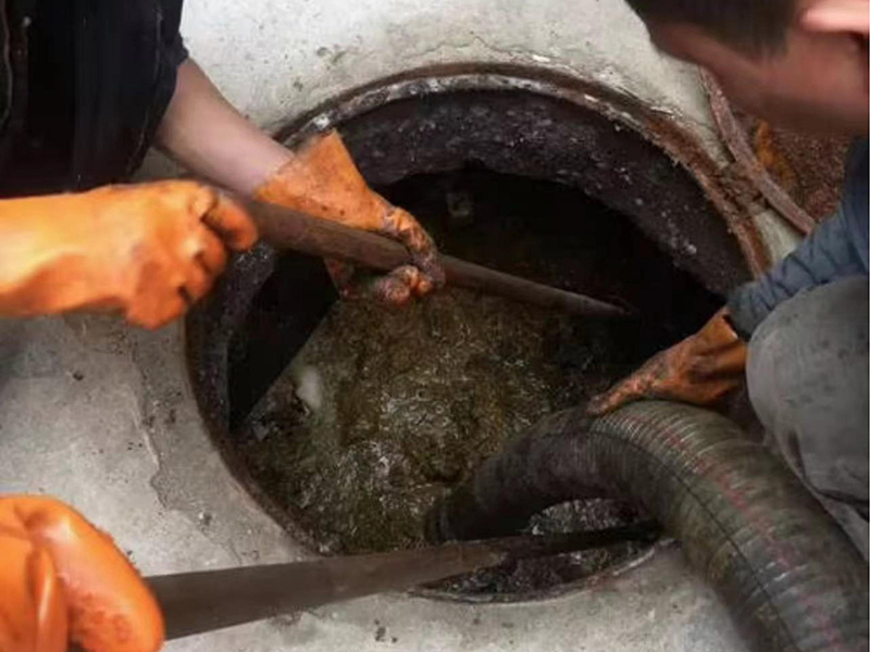 宣州清理化粪池时如何避免沼气的危害?